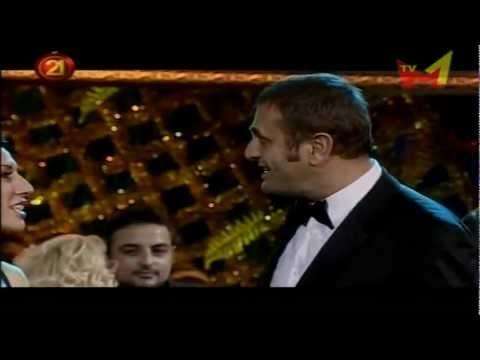 Sinan Vllasaliu e Leonora Poloska - Mos harro (Gezuar 2012 Kabare RTV21)