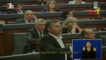 Rexhep Selimi - duke i lutur mos ta votojne rezoluten ne Kuvende rreth tradhetis te Thaqit