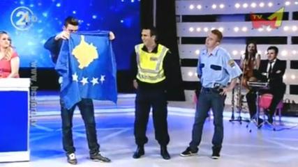 G5 Odeon Kalemi Simoni - Policet serb e Polici Kosovar me flamur ne Mitrovicene veriore